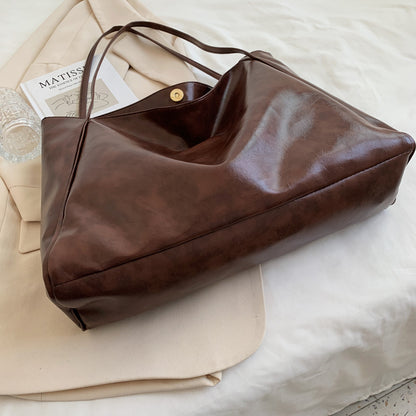 Sac Fourre-Tout Élégant en Cuir Vegan – Style et Polyvalence