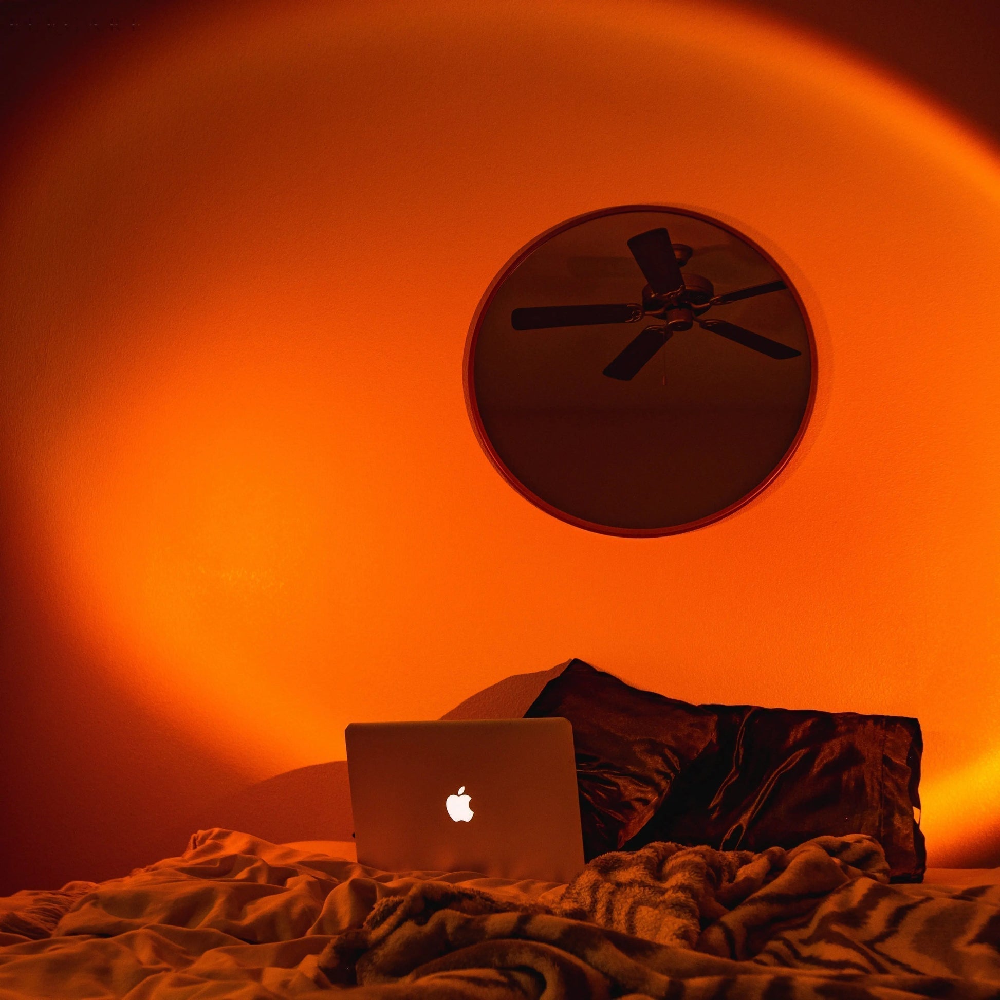 SunSetglow - LED projection lamp for ambient lighting